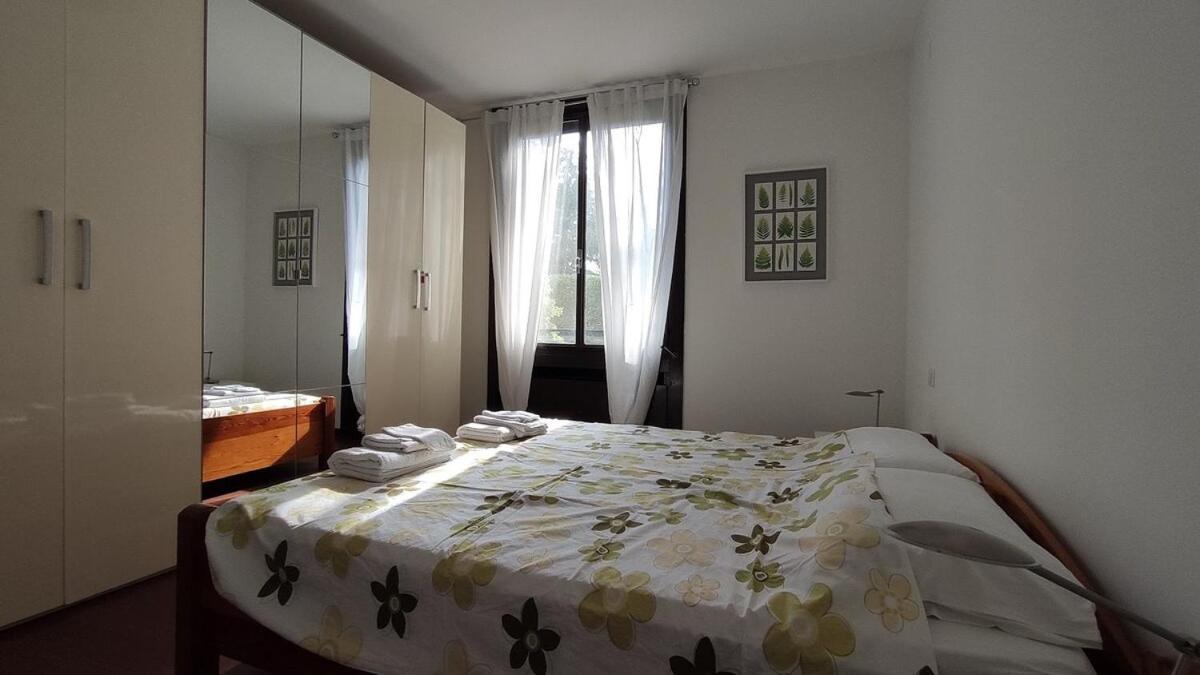 Casa Vacanze Tigli 312 Basiglio Exteriör bild